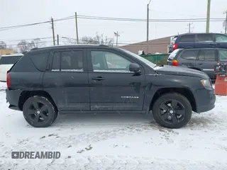2016 Jeep Compass High Altitude z VIN 1C4NJDEB8GD758174, wystawiony jako IAAI lot #41235089 z przebiegiem 144 841 mil mil oraz . Historia ofert i sprzedaży dostępna na DreamBid. Obrazek 13.