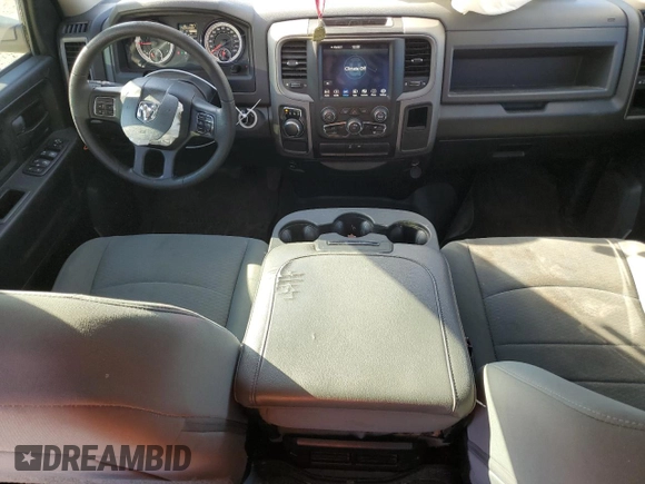 2017 Ram 1500 Express z VIN 3C6RR6KT3HG529951, wystawiony jako Copart lot #88148905 z przebiegiem 142 395 mil mil oraz Szkoda całkowita • Salvage title. Historia ofert i sprzedaży dostępna na DreamBid. Obrazek 8.
