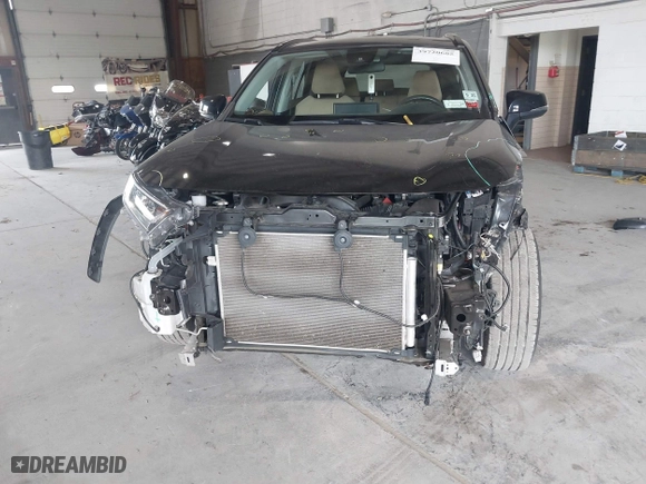 2021 Toyota RAV4 XLE with VIN 2T3P1RFV0MW151943, listed as a IAAI auction lot 39720685 with 55,536 mi miles. Bid and sale history available at carsss.com. Image 12.