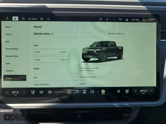2023 Rivian R1T Adventure z VIN 7FCTGBAA6PN029702, wystawiony jako Copart lot #49833425 z przebiegiem 6608 mil mil oraz Szkody całkowita. Historia ofert i sprzedaży dostępna na DreamBid. Obrazek 9.