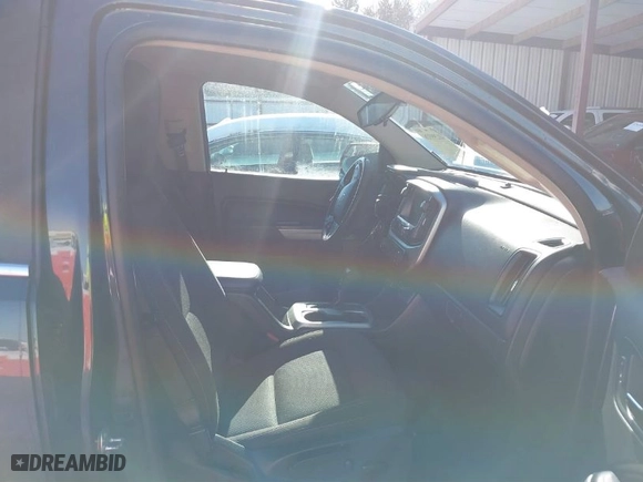 2018 Chevrolet Colorado 4WD LT with VIN 1GCGTCEN1J1138511, listed as a IAAI auction lot 41299326 with 107,159 mi miles. Bid and sale history available at carsss.com. Image 5.