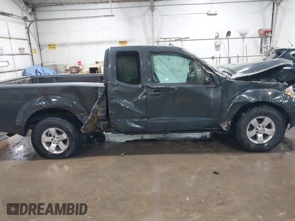 2013 Nissan Frontier SV z VIN 1N6AD0CW5DN748757, wystawiony jako IAAI lot #41629095 z przebiegiem 138 322 mil mil oraz . Historia ofert i sprzedaży dostępna na DreamBid. Obrazek 13.