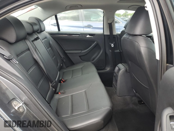 2017 Volkswagen Jetta SEL z VIN 3VWL17AJ6HM392174, wystawiony jako Copart lot #57771225 z przebiegiem 31 148 mil mil oraz Szkoda całkowita • Salvage title. Historia ofert i sprzedaży dostępna na DreamBid. Obrazek 10.