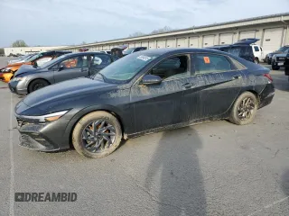 2024 Hyundai Elantra SEL z VIN KMHLM4DGXRU676747, wystawiony jako Copart lot #53498245 z przebiegiem Nie podano mil oraz Szkoda całkowita • Salvage title. Historia ofert i sprzedaży dostępna na DreamBid. Obrazek 1.