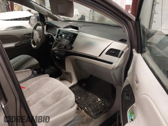 2011 Toyota Sienna LE with VIN 5TDJK3DC2BS013045, listed as a IAAI auction lot 41127037 with 239,401 mi miles. Bid and sale history available at carsss.com. Image 5.