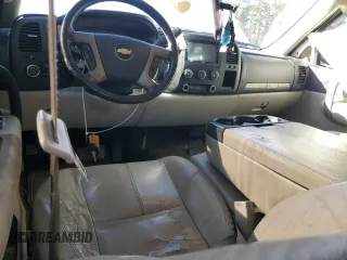 2009 Chevrolet Silverado 1500 LT with VIN 3GCEK23329G215535, listed as a Copart auction lot 46051705 with 173,940 mi miles and Salvage Title. Bid and sale history available at DreamBid. Image 8.