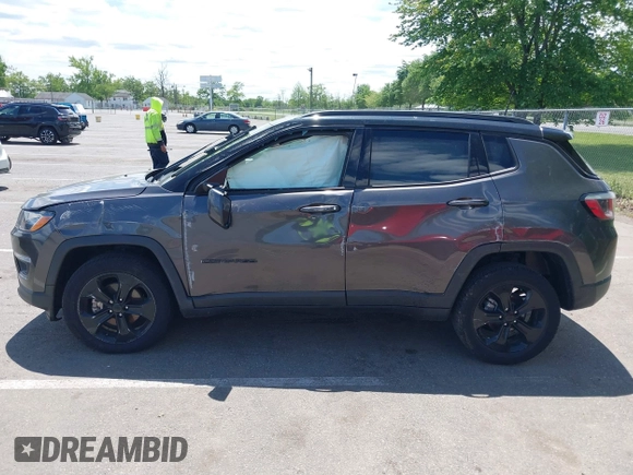 2018 Jeep Compass Latitude with VIN 3C4NJDBB0JT454598, listed as a IAAI auction lot 42318972 with 42,848 mi miles and . Bid and sale history available at DreamBid. Image 14.