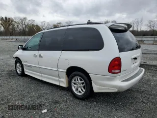 2000 Dodge Caravan SE z VIN 1B4GP44G1YB736936, wystawiony jako Copart lot #49718495 z przebiegiem Nie podano mil oraz Szkoda całkowita • Salvage title. Historia ofert i sprzedaży dostępna na DreamBid. Obrazek 2.