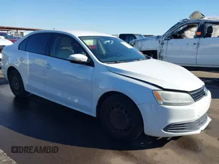 2014 Volkswagen Jetta Sedan SE w/Connectivity with VIN 3VWD07AJ3EM403876, listed as a IAAI auction lot 41209426 with 155,336 mi miles. Bid and sale history available at carsss.com. Image 1.