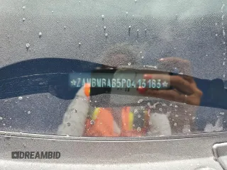 2023 Maserati MC20 z VIN ZAMBMRAB5P0413183, wystawiony jako Copart lot #75189174 z przebiegiem Nie podano mil oraz Nie do naprawy • Non repairable. Historia ofert i sprzedaży dostępna na DreamBid. Obrazek 13.