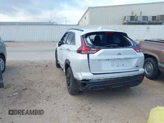 2024 Mitsubishi Eclipse Cross LE z VIN JA4ATVAA2RZ060509, wystawiony jako IAAI lot #42060191 z przebiegiem 13 421 mil mil oraz . Historia ofert i sprzedaży dostępna na DreamBid. Obrazek 3.