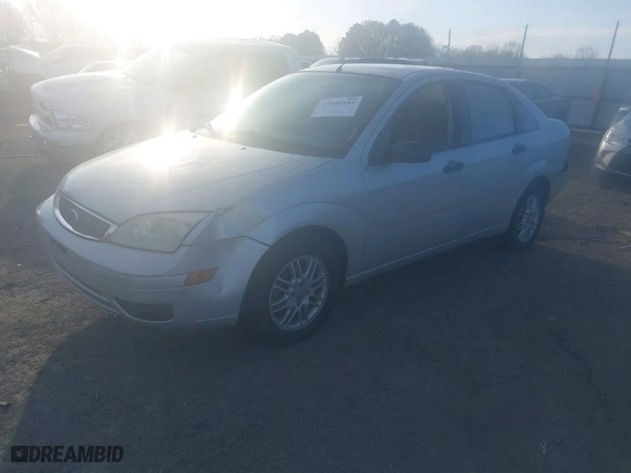 2005 Ford Focus S with VIN 1FAFP34N05W106200, listed as a IAAI auction lot 41848881 with 280,250 mi miles. Bid and sale history available at carsss.com. Image 2.