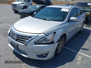2013 Nissan Altima SV z VIN 1N4BL3AP3DN425384, wystawiony jako IAAI lot #42471028 z przebiegiem 154 095 mil mil oraz . Historia ofert i sprzedaży dostępna na DreamBid. Obrazek 6.