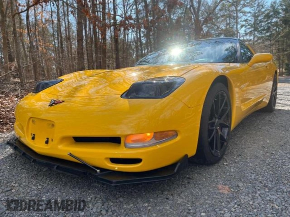 2000 Chevrolet Corvette with VIN 1G1YY22G2Y5106569, listed as a Copart auction lot 45427875 with 30,611 mi miles and Clean Title. Bid and sale history available at carsss.com. Image 2.