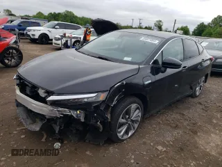 2018 Honda Clarity Plug-In Hybrid with VIN JHMZC5F18JC014058, listed as a Copart auction lot 55027004 with 68,476 mi miles. Bid and sale history available at carsss.com. Image 1.
