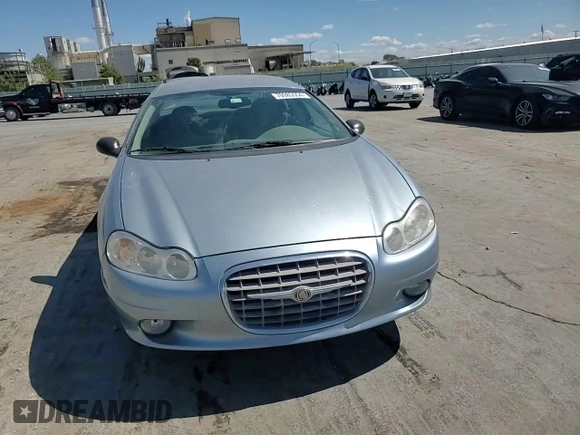 2004 Chrysler Concorde LXi z VIN 2C3HD36M64H704101, wystawiony jako Copart lot #70985554 z przebiegiem 130 805 mil mil oraz Szkody całkowita. Historia ofert i sprzedaży dostępna na DreamBid. Obrazek 10.