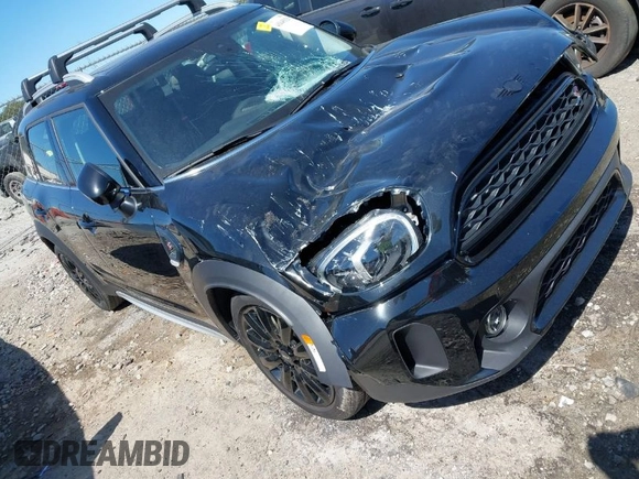 2024 MINI Countryman Cooper S with VIN WMZ53BR08R3S33762, listed as a IAAI auction lot 41845320 with 5,509 mi miles. Bid and sale history available at carsss.com. Image 1.