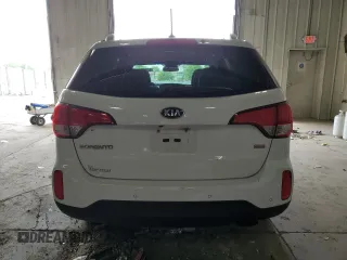 2015 Kia Sorento LX z VIN 5XYKTCA65FG644018, wystawiony jako Copart lot #60134275 z przebiegiem 96 892 mil mil oraz Nie do naprawy • Non repairable. Historia ofert i sprzedaży dostępna na DreamBid. Obrazek 6.