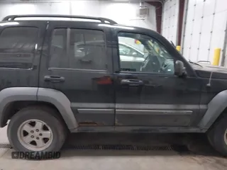 2005 Jeep Liberty Sport with VIN 1J4GL48K55W711355, listed as a IAAI auction lot 41743670 with 226,160 mi miles and . Bid and sale history available at carsss.com. Image 5.