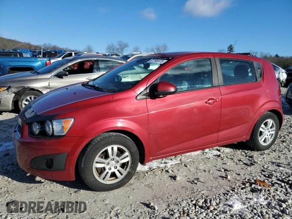 2012 Chevrolet Sonic LS z VIN 1G1JA6SH3C4128973, wystawiony jako Copart lot #87795975 z przebiegiem 100 178 mil mil oraz Czysty tytuł • Clean title. Historia ofert i sprzedaży dostępna na DreamBid. Obrazek 1.
