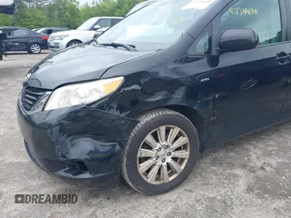 2017 Toyota Sienna LE z VIN 5TDJZ3DC5HS160965, wystawiony jako IAAI lot #42310690 z przebiegiem 142 274 mil mil oraz . Historia ofert i sprzedaży dostępna na DreamBid. Obrazek 6.