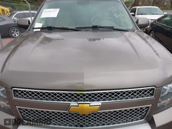 2013 Chevrolet Suburban LT with VIN 1GNSKJE70DR119447, listed as a IAAI auction lot 42169717 with 112,089 mi miles and . Bid and sale history available at DreamBid. Image 18.