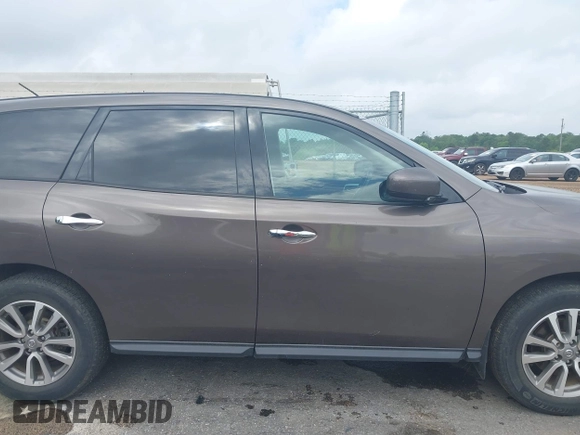 2015 Nissan Pathfinder S with VIN 5N1AR2MN0FC622662, listed as a IAAI auction lot 42116398 with 172,935 mi miles. Bid and sale history available at carsss.com. Image 13.