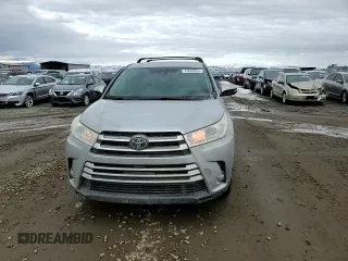 2017 Toyota Highlander LE with VIN 5TDZZRFH7HS226821, listed as a Copart auction lot 47089555 with 101,192 mi miles and Salvage title. Bid and sale history available at DreamBid. Image 11.