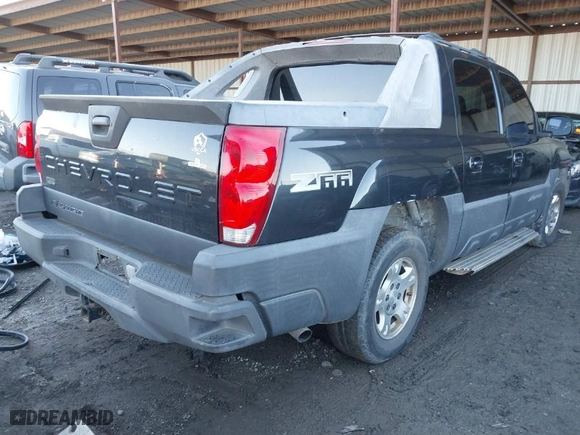 2003 Chevrolet Avalanche with VIN 3GNEC13T63G213650, listed as a IAAI auction lot 41472678 with 1 mi miles. Bid and sale history available at carsss.com. Image 4.