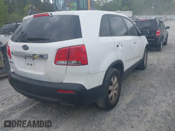 2011 Kia Sorento LX with VIN 5XYKT3A19BG132163, listed as a IAAI auction lot 41994973 with 212,331 mi miles. Bid and sale history available at carsss.com. Image 4.