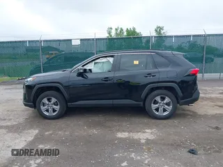 2022 Toyota RAV4 XLE with VIN 2T3P1RFVXNC259957, listed as a IAAI auction lot 42601471 with 39,696 mi miles and . Bid and sale history available at DreamBid. Image 14.