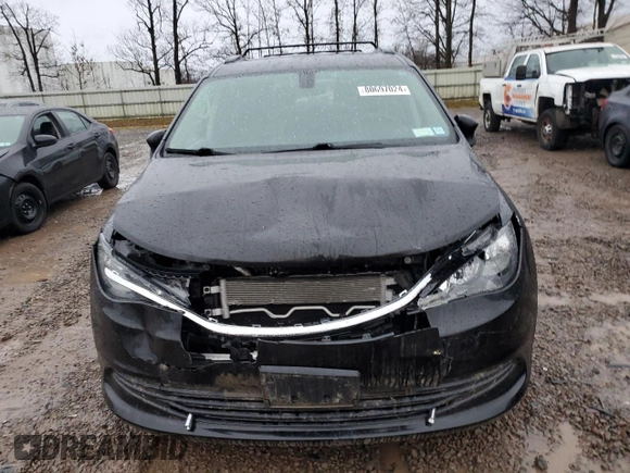 2020 Chrysler Voyager LXi z VIN 2C4RC1DG1LR156747, wystawiony jako Copart lot #80697024 z przebiegiem 118 093 mil mil oraz Nie do naprawy • Non repairable. Historia ofert i sprzedaży dostępna na DreamBid. Obrazek 5.
