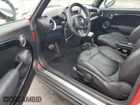 2012 MINI Convertible S z VIN WMWZP3C56CT249799, wystawiony jako Copart lot #59983605 z przebiegiem 66 756 mil mil oraz Czysty tytuł • Clean title. Historia ofert i sprzedaży dostępna na DreamBid. Obrazek 8.