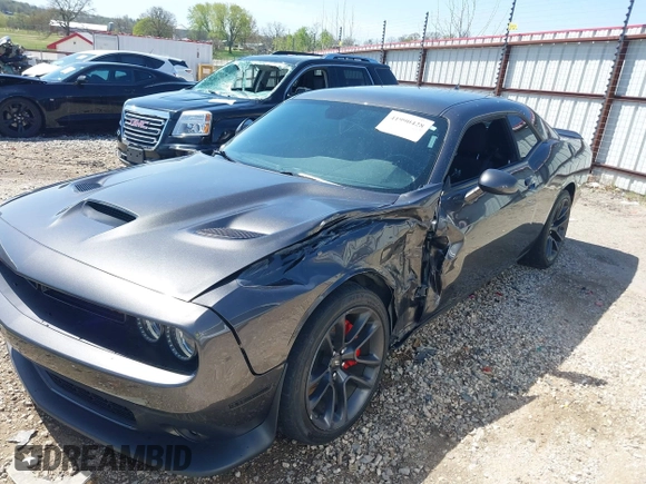 2020 Dodge Challenger R/T Scat Pack z VIN 2C3CDZFJ4LH230781, wystawiony jako IAAI lot #41990428 z przebiegiem 55 315 mil mil oraz . Historia ofert i sprzedaży dostępna na DreamBid. Obrazek 6.