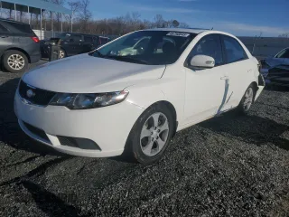 2010 Kia Forte EX z VIN KNAFU4A2XA5106480, wystawiony jako Copart lot #46790845 z przebiegiem 169 815 mil mil oraz Szkody całkowita. Historia ofert i sprzedaży dostępna na DreamBid. Obrazek 1.