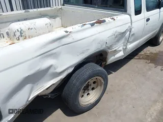 1998 Nissan Frontier XE z VIN 1N6DD26S3WC374939, wystawiony jako IAAI lot #42370706 z przebiegiem Nie podano mil oraz . Historia ofert i sprzedaży dostępna na DreamBid. Obrazek 6.