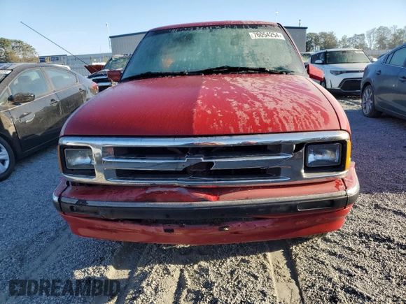 1995 Chevrolet S-10 with VIN 1GCCS1447SK170275, listed as a Copart auction lot 76054254 with 335,999 mi miles and Salvage Title. Bid and sale history available at DreamBid. Image 5.