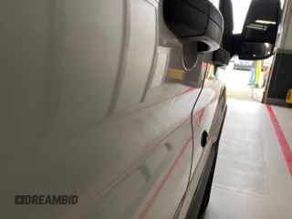2018 Ford Transit z VIN 1FTYR1YG6JKA87506, wystawiony jako IAAI lot #42501070 z przebiegiem 167 892 mil mil oraz . Historia ofert i sprzedaży dostępna na DreamBid. Obrazek 23.