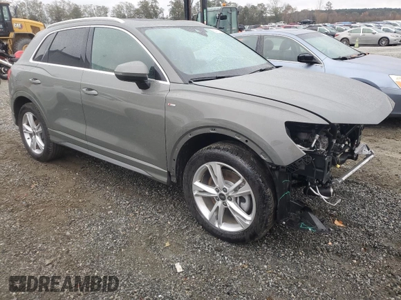2024 Audi Q3 S line Premium Plus z VIN WA1EECF33R1019380, wystawiony jako Copart lot #80715474 z przebiegiem 6 651 mil mil oraz Szkoda całkowita • Salvage title. Historia ofert i sprzedaży dostępna na DreamBid. Obrazek 4.