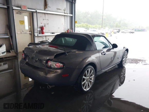 2006 Mazda MX-5 Miata Sport с VIN JM1NC25F560110444, выставлен на аукционе IAAI как лот 42611844 с пробегом 58 309 миль миль и . История ставок и продаж доступна на DreamBid. Изображение 4.