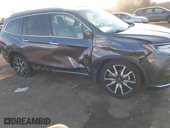 2019 Honda Pilot Touring 7-Passenger with VIN 5FNYF6H69KB050235, listed as a IAAI auction lot 41782057 with 85,907 mi miles. Bid and sale history available at carsss.com. Image 6.