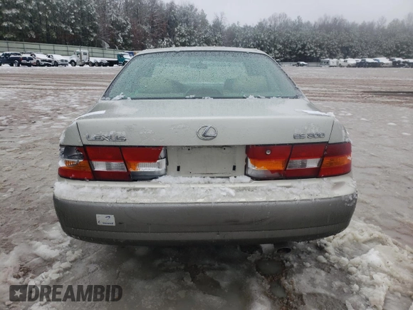 1999 Lexus ES 300 Luxury Sport Sdn with VIN JT8BF28G5X5067113, listed as a Copart auction lot 41592495 with 114,851 mi miles and Salvage Title. Bid and sale history available at carsss.com. Image 6.