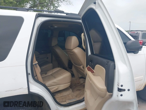 2008 Chevrolet Tahoe 3LT with VIN 1GNFC13J68R127765, listed as a IAAI auction lot 42652336 with 294,190 mi miles and . Bid and sale history available at DreamBid. Image 8.