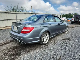 2012 Mercedes-Benz C 300 Sport с VIN WDDGF8BB6CA709434, выставлен на аукционе Copart как лот 63976735 с пробегом 119 658 миль миль и Списание • Salvage title. История ставок и продаж доступна на DreamBid. Изображение 3.