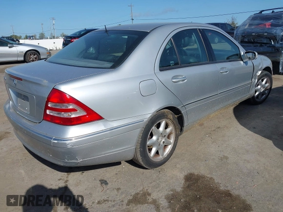2001 Mercedes-Benz C 320 with VIN WDBRF64J91F068516, listed as a IAAI auction lot 41979024 with 125,858 mi miles and . Bid and sale history available at DreamBid. Image 4.