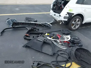 2025 Audi Q5 Premium с VIN WA1ABAFY3S2050913, выставлен на аукционе IAAI как лот 42403495 с пробегом 1 673 миль миль и . История ставок и продаж доступна на DreamBid. Изображение 12.