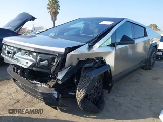 2024 Tesla Cybertruck с VIN 7G2CEHEDXRA050258, выставлен на аукционе IAAI как лот 41200586 с пробегом 495 миль миль и . История ставок и продаж доступна на DreamBid. Изображение 20.