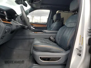 2022 Jeep Grand Wagoneer Series III с VIN 1C4SJVGJ3NS104673, выставлен на аукционе Copart как лот 56624915 с пробегом 34 649 миль миль и На запчасти • Non repairable. История ставок и продаж доступна на DreamBid. Изображение 7.