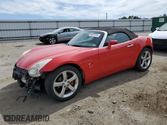 2008 Pontiac Solstice z VIN 1G2MB35B88Y107998, wystawiony jako Copart lot #49872315 z przebiegiem 70 788 mil mil oraz Czysty tytuł • Clean title. Historia ofert i sprzedaży dostępna na DreamBid. Obrazek 1.