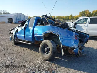 2001 Ford Ranger XL Fleet with VIN 1FTZR15E41TA37401, listed as a IAAI auction lot 40584500 with 1 mi miles. Bid and sale history available at carsss.com. Image 3.